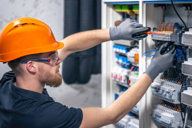 Best Commercial Electrician Services  in Navarre, OH